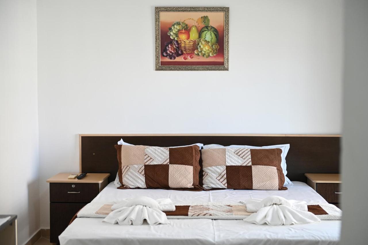 Vila Oxinn Kryemëdhej 外观 照片