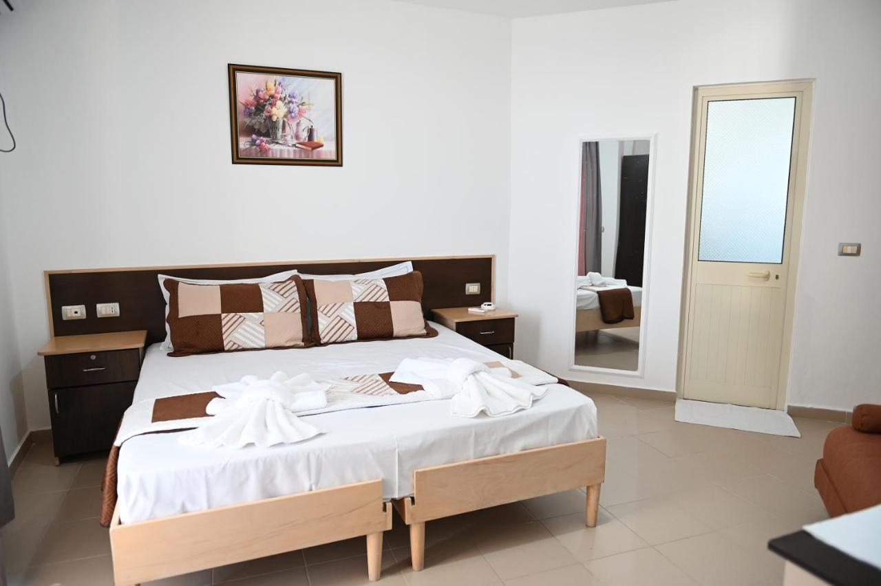 Vila Oxinn Kryemëdhej 外观 照片