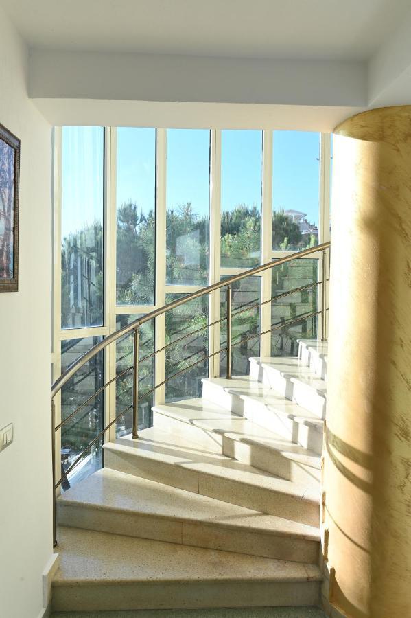 Vila Oxinn Kryemëdhej 外观 照片